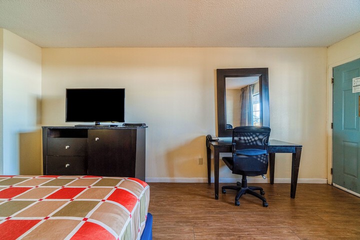 Room 33 of 87