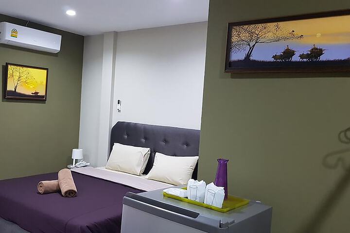 Room 2 of 25