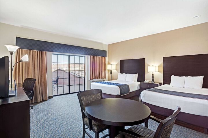 Room 10 of 22
