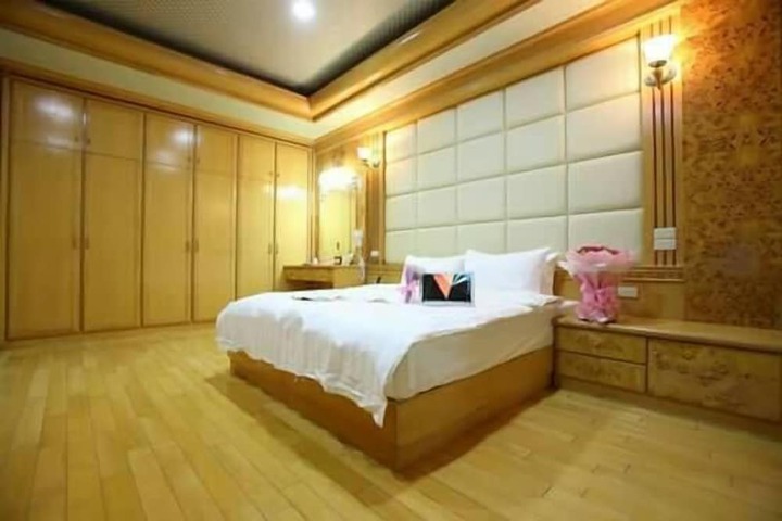 Room 3 of 14