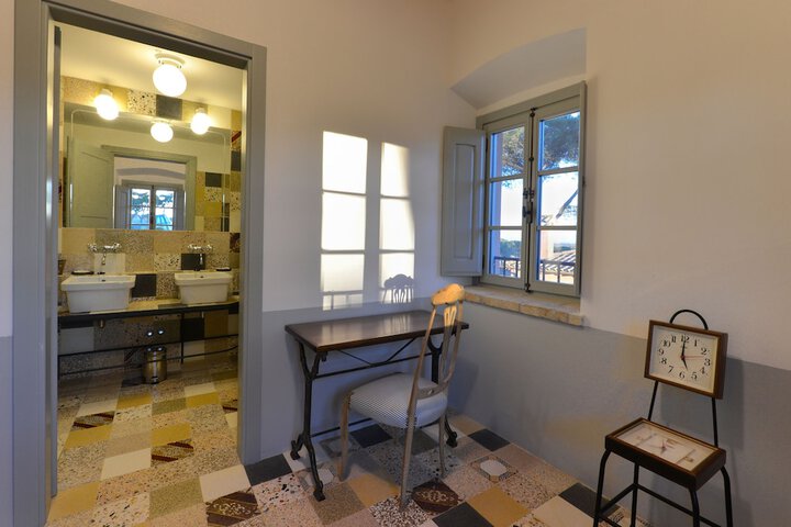 Room 20 of 36