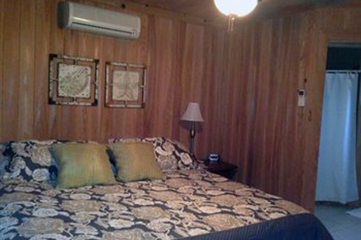 Room 9 of 16