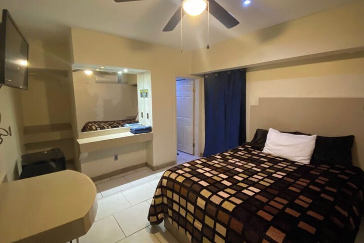 Room 5 of 13