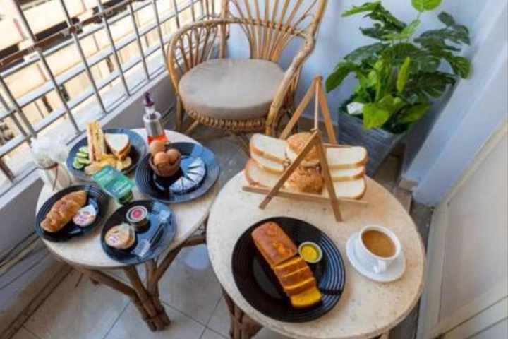 Breakfast/Coffee Service 23 of 27