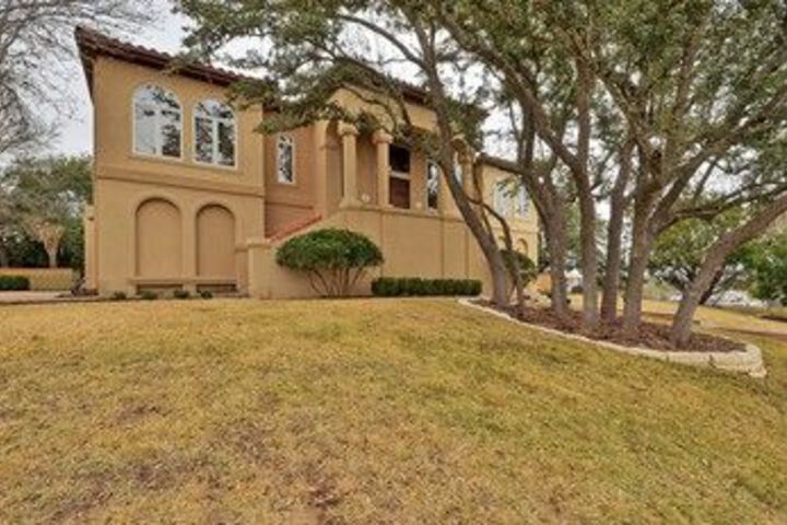 Exterior of 5Br 4BA Lake House with Pool Lake Travis Views by RedAwning