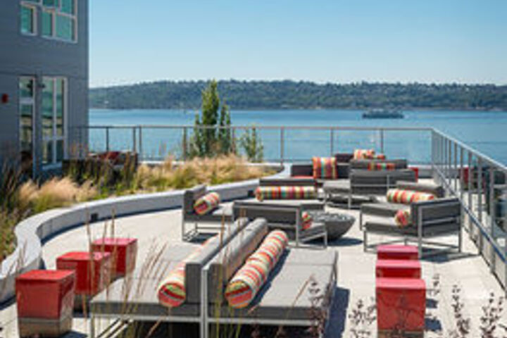 Hotel Exterior 7 of 39