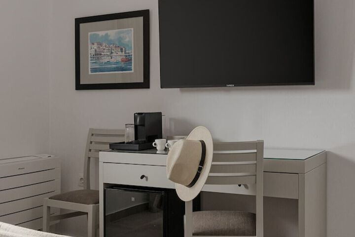 Room 7 of 92