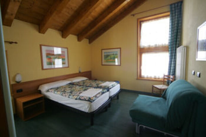 Room 8 of 20