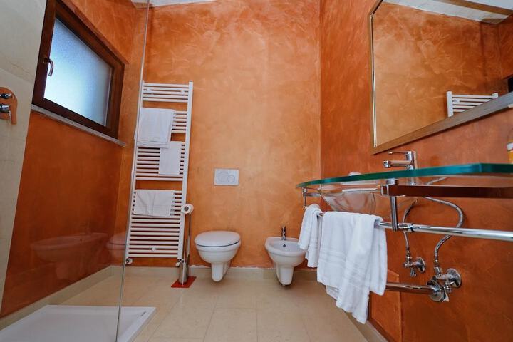 Room 12 of 12