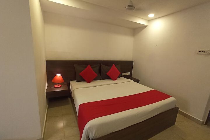 Room 6 of 33