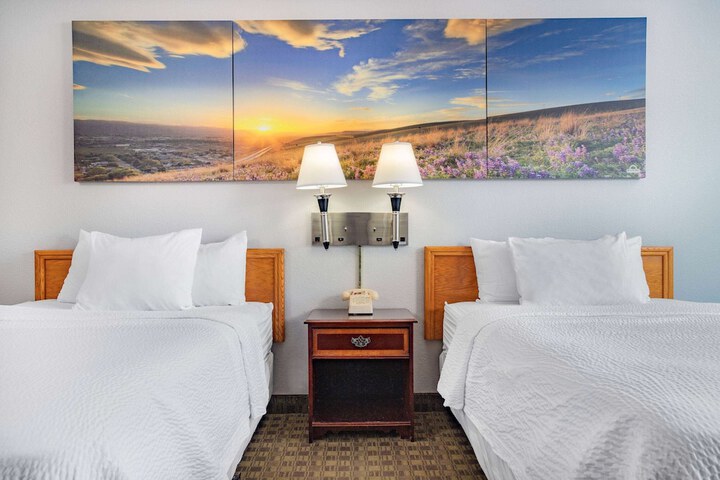 2 Double Beds (8 of 8)