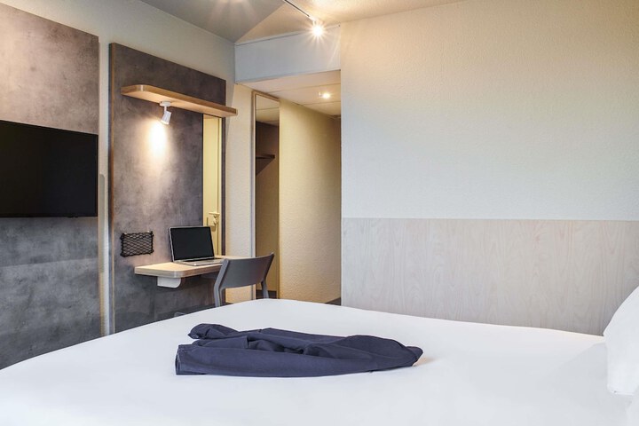 Room 13 of 44