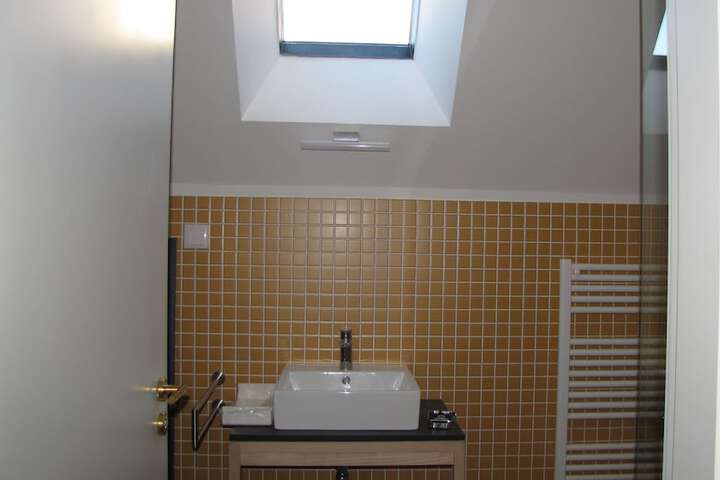 Room 40 of 53