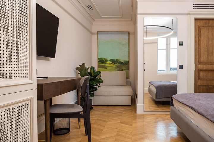 Room 30 of 90