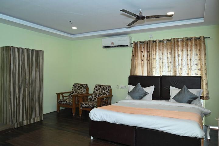 Room 15 of 16