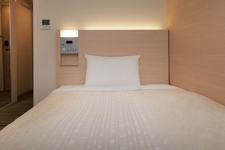 Room 18 of 50