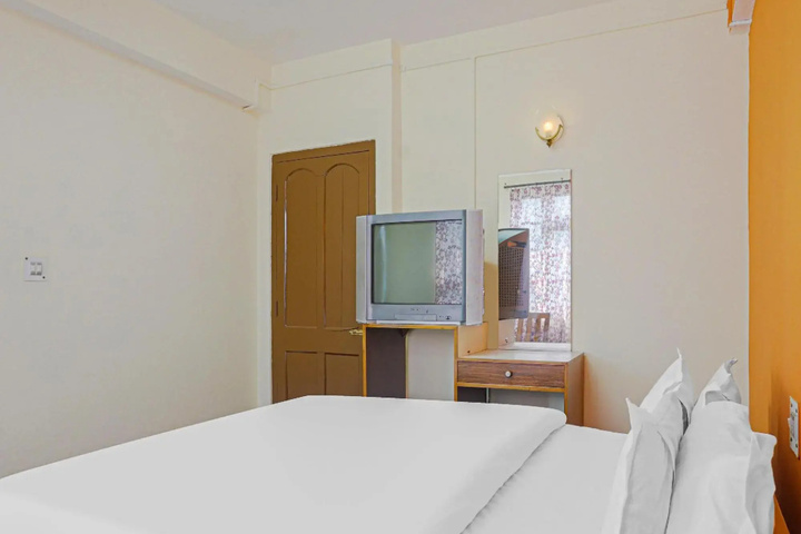 Room 9 of 17