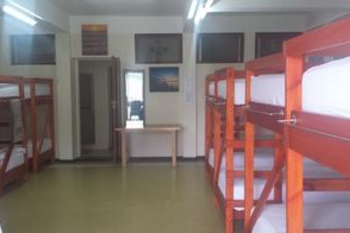 Room 10 of 18