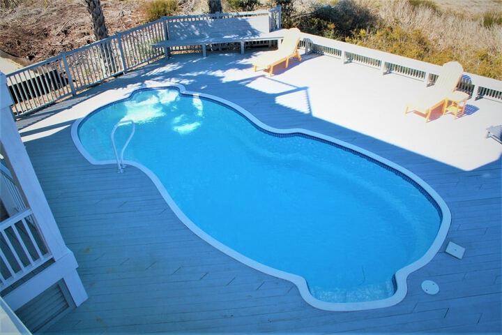 Pool 43 of 76