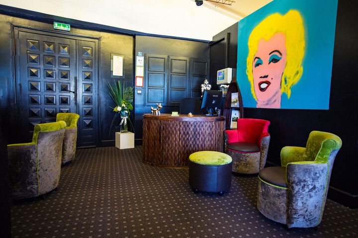Entrance & Lobby