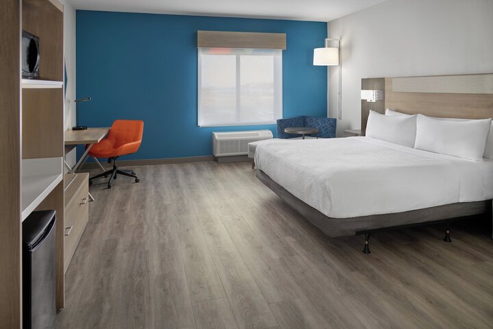 Room 13 of 61