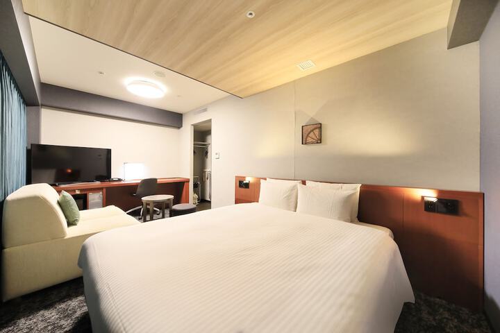 Room 12 of 43
