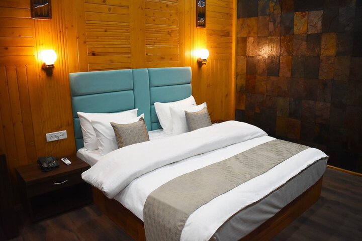 Room 2 of 11