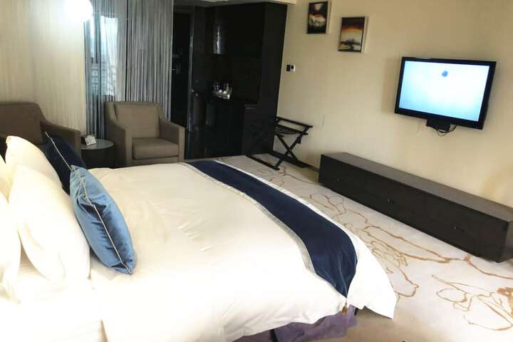 Room 15 of 46