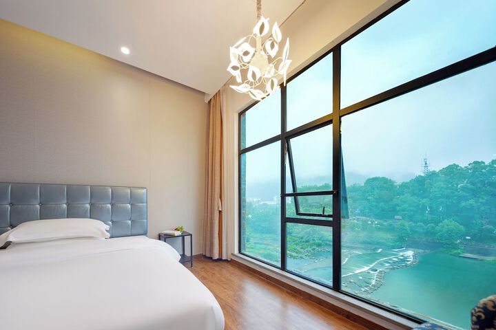 Room 55 of 174