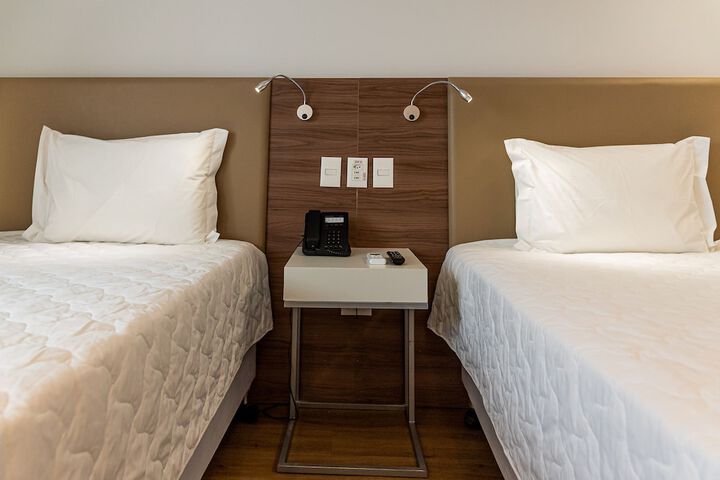 Room 6 of 25