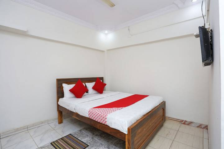 Room 12 of 19