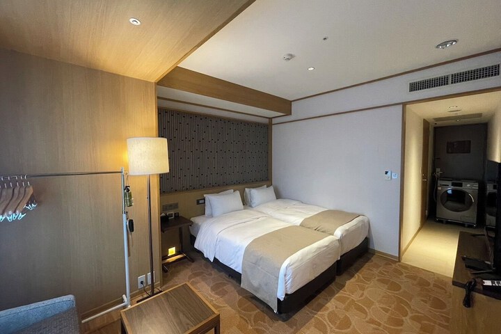 Room 47 of 73