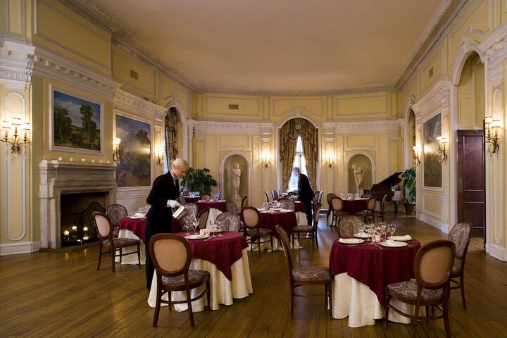 Dining 19 of 29