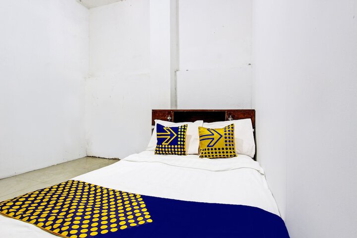 Room 18 of 27