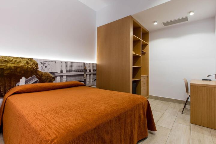 Room 28 of 67