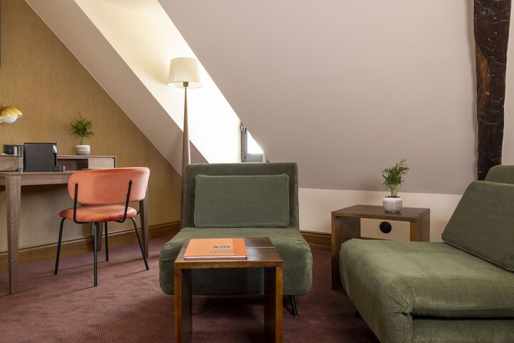 Room 10 of 41