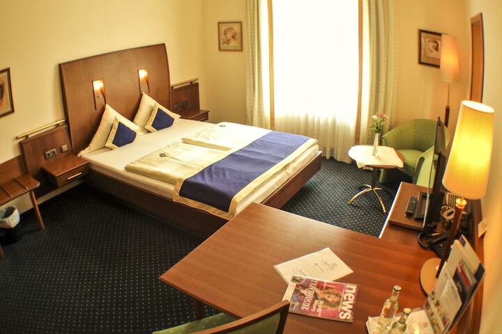 Room 12 of 81