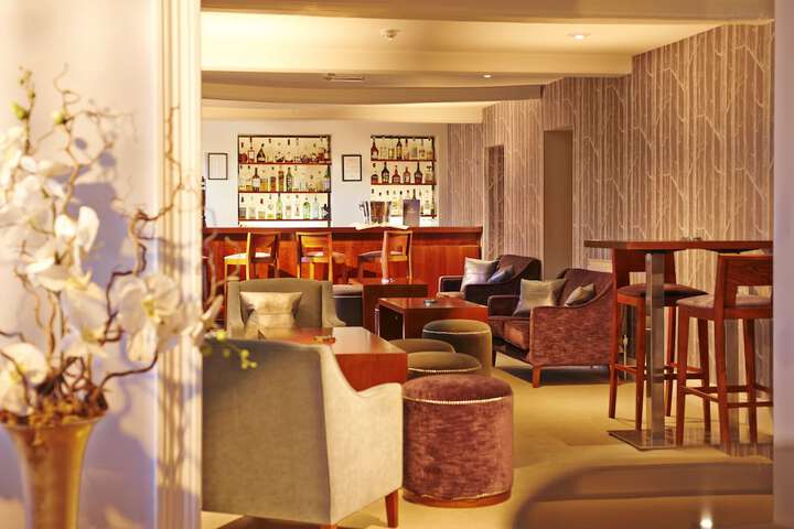 Lounge 21 of 30