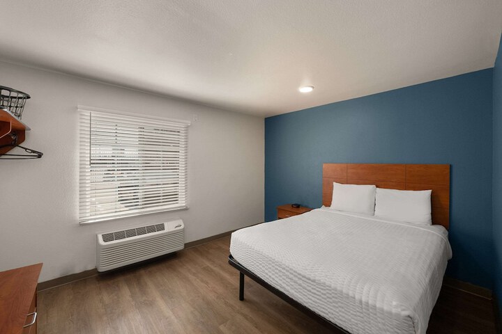 Standard Room, King or Two Doubles (23 of 27)