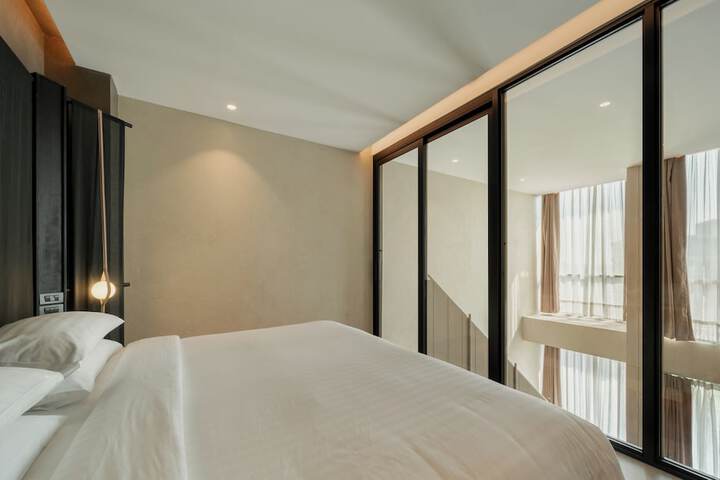 Room 32 of 111