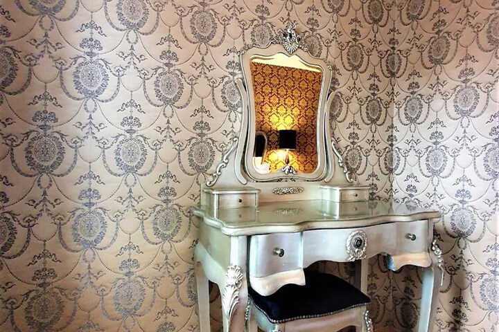 Room 9 of 22