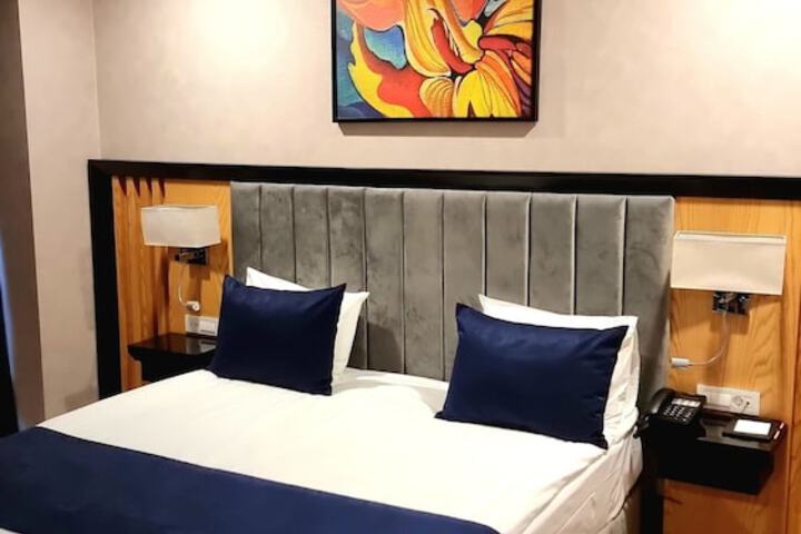 Room 17 of 53