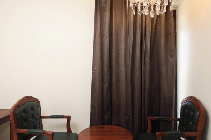 Room 68 of 136