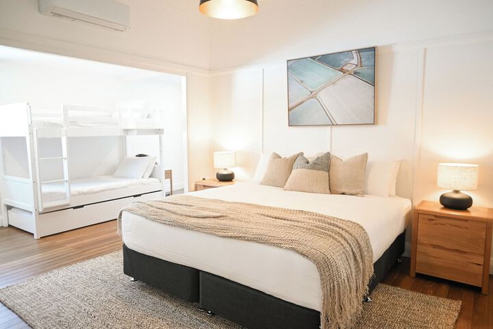 Room 6 of 26