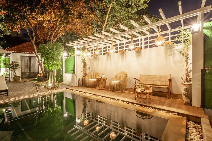 Pool 61 of 97