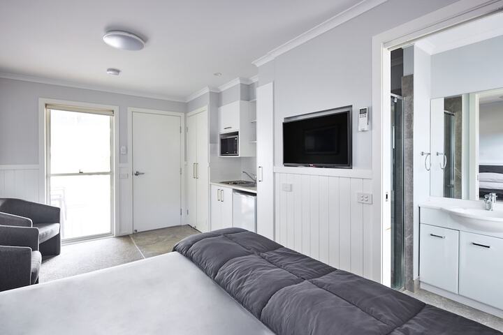 Room 16 of 46