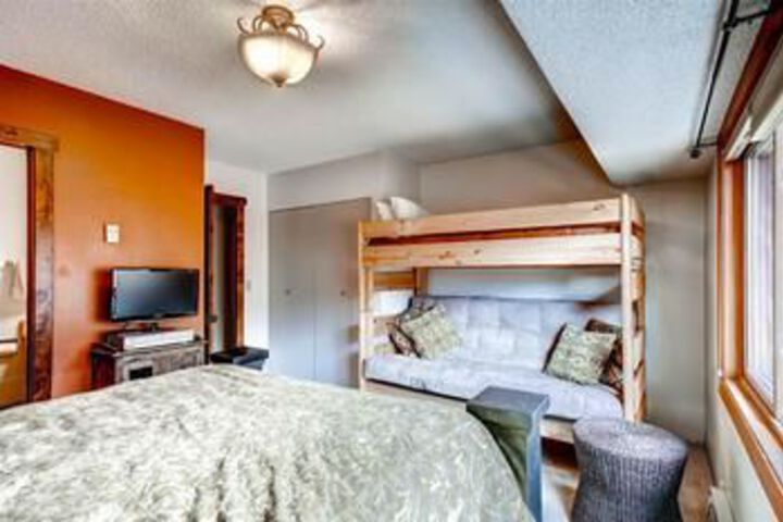 Room 7 of 23