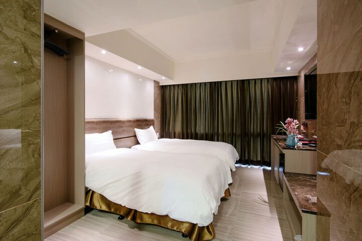 Room 21 of 39