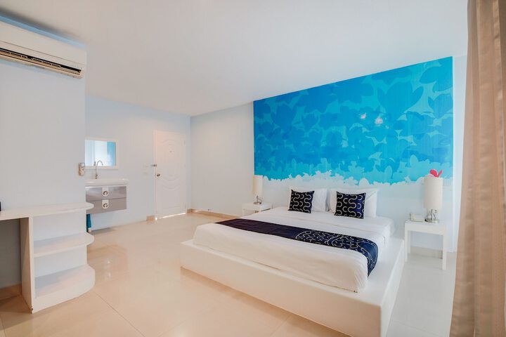 Room 5 of 70