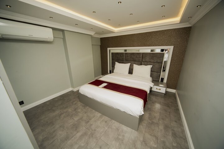 Room 15 of 60